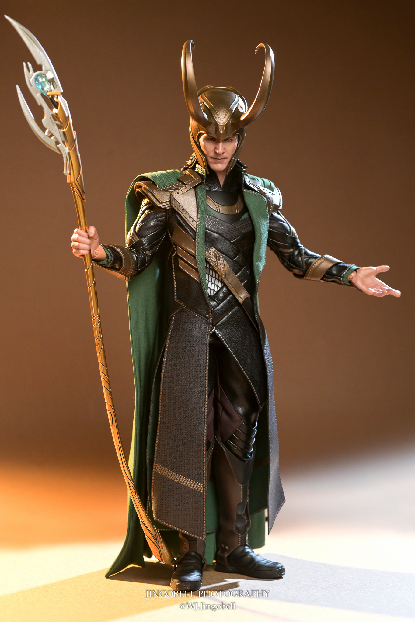 Hot Toys lança action figure do Deus Loki ~ Universo Marvel 616